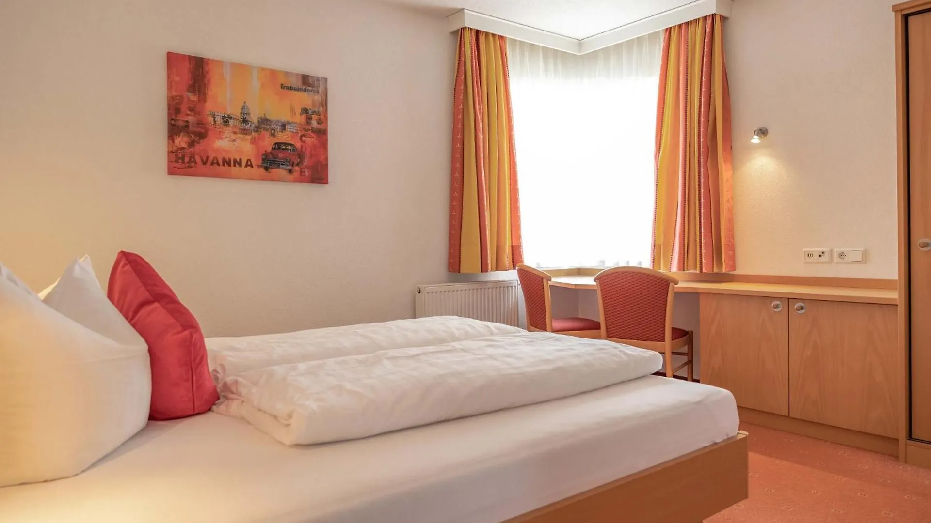 Apart Anna-Maria Ischgl